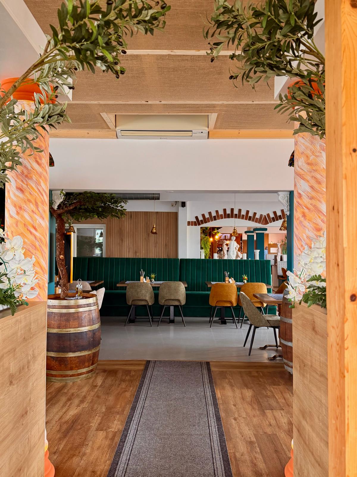 Offener neu gestalteter Innenbereich im Restaurant SAMOS in St. Georgen